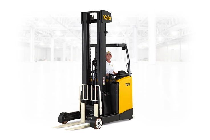 Reach Truck with Moving Mast